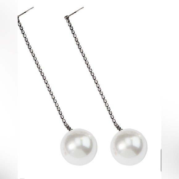 NWT LONG STATEMENT POLAR EARRINGS DANGLE STYLISH FEATHERWEIGHT - Picture 3 of 5